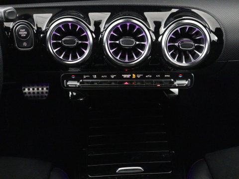 Mercedes-Benz CLA-Klasse Shooting Brake 180 Business Solution AMG