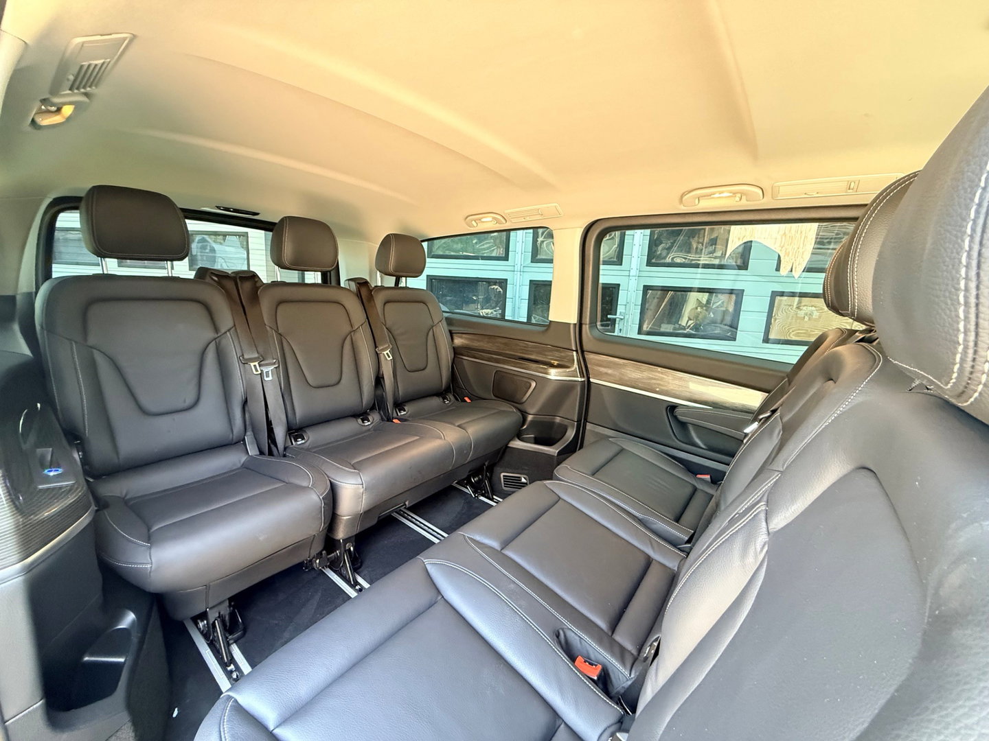 Mercedes-Benz EQV 300 90kWh L3 Extra lang - 8 Persoons - TAXI - elc. Schuif