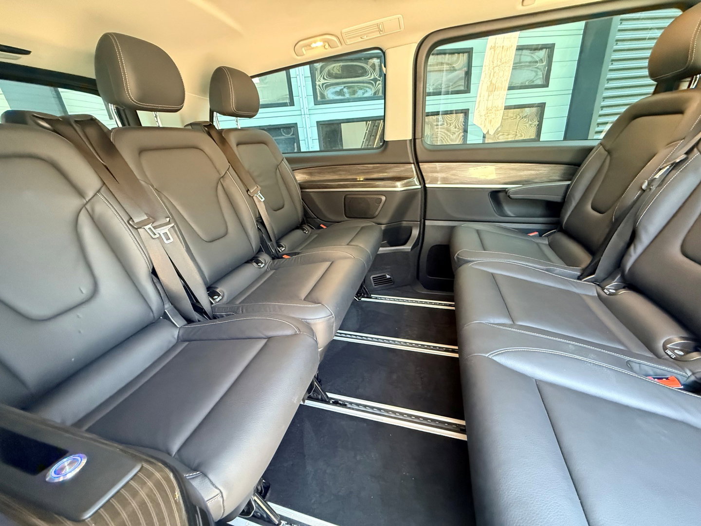 Mercedes-Benz EQV 300 90kWh L3 Extra lang - 8 Persoons - TAXI - elc. Schuif