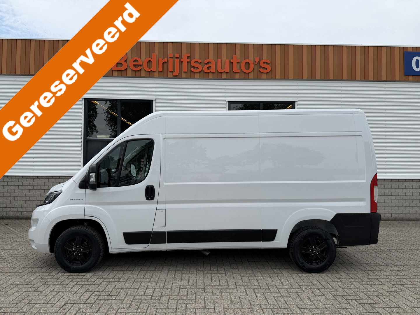 Fiat Ducato 30 2.3 MultiJet L2H2 / vaste prijs rijklaar € 14.950 ex btw / lease vanaf € 252 / lichtmetalen velgen / cruise en climate control / trekhaak / camera / euro 6 / navi