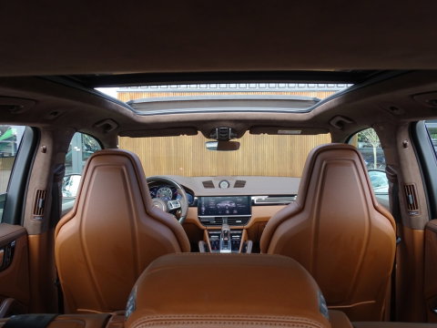 Porsche Cayenne 4.0 Turbo V8 549PK Sport Design / Carbon / PDLS+ / Keramische re