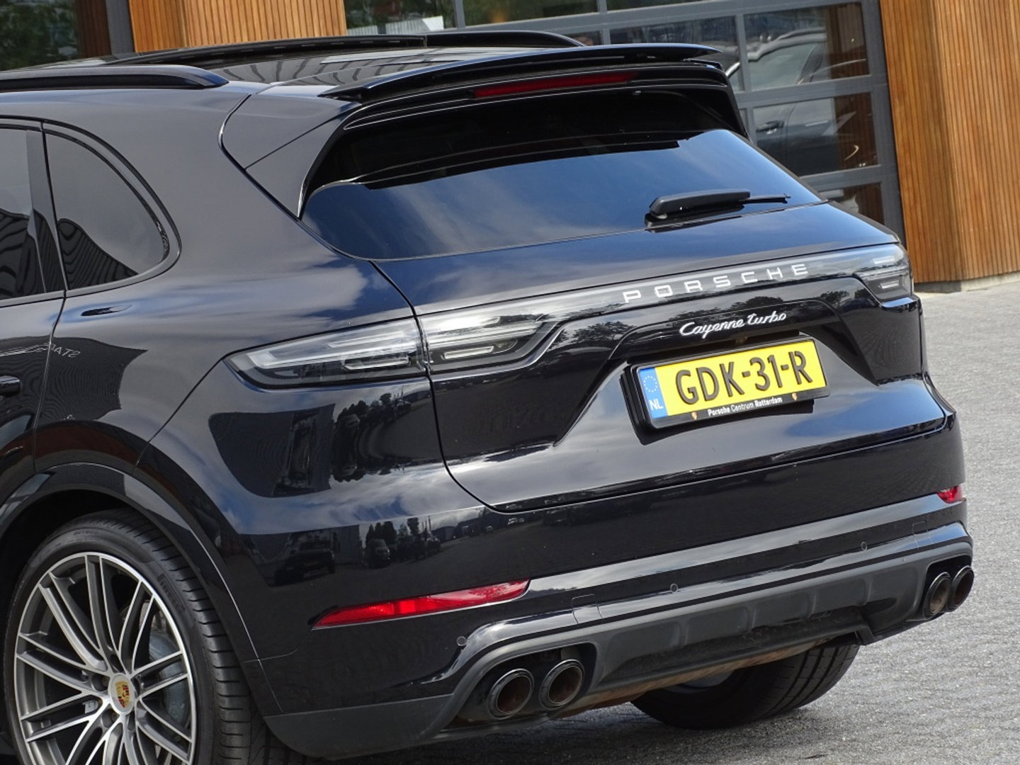 Porsche Cayenne 4.0 Turbo V8 549PK Sport Design / Carbon / PDLS+ / Keramische re
