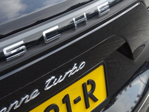 Porsche Cayenne 4.0 Turbo V8 549PK Sport Design / Carbon / PDLS+ / Keramische re