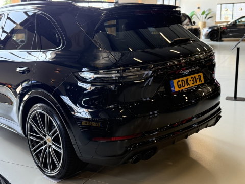 Porsche Cayenne 4.0 Turbo V8 549PK Sport Design / Carbon / PDLS+ / Keramische re