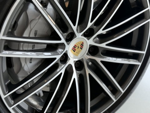 Porsche Cayenne 4.0 Turbo V8 549PK Sport Design / Carbon / PDLS+ / Keramische re