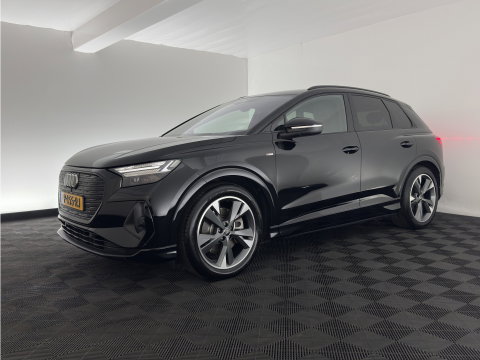Audi Q4 e-tron 40 Launch edition S Competition 77 kWh [ 3-Fase-11kW] {SoH-89%} (INCL-BTW) (INCL.BTW) *HEAT-PUMP | HEAD-UP | LEATHER | MATRIX-LED | SONOS-SOUND | ADAPTIVE-CRUISE | HEATED-SPORTSEATS | AMBIENT-LIGHT | DIGI-COCKPIT | CAMERA | KEYLESS | DAB+ | TOWBAR | 20''A