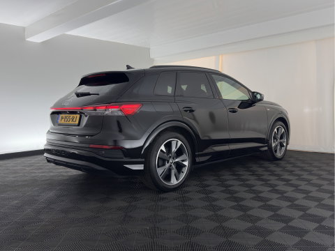 Audi Q4 e-tron 40 Launch edition S Competition 77 kWh [ 3-Fase-11kW] {SoH-89%} (INCL-BTW) (INCL.BTW) *HEAT-PUMP | HEAD-UP | LEATHER | MATRIX-LED | SONOS-SOUND | ADAPTIVE-CRUISE | HEATED-SPORTSEATS | AMBIENT-LIGHT | DIGI-COCKPIT | CAMERA | KEYLESS | DAB+ | TOWBAR | 20''A