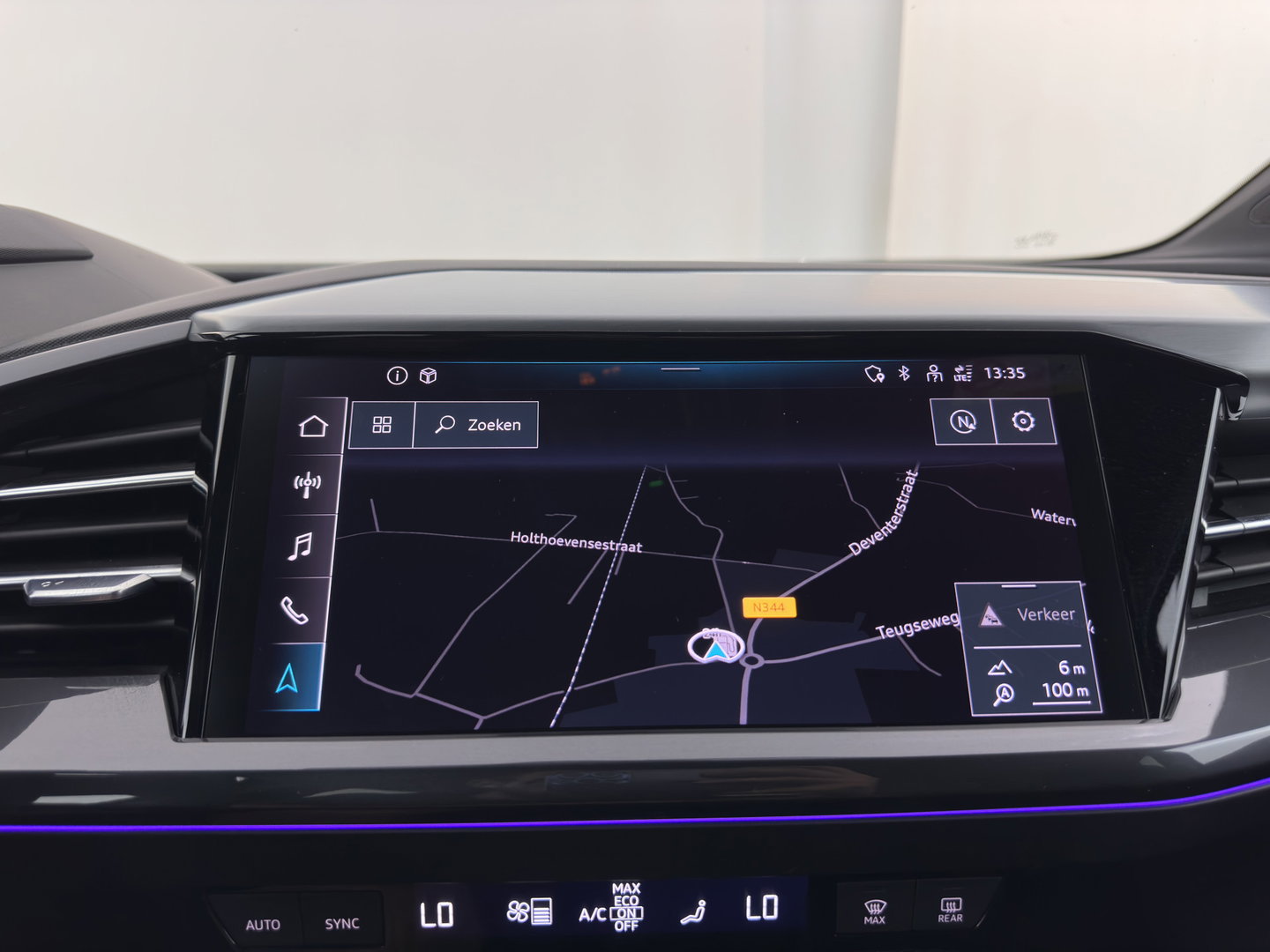 Audi Q4 e-tron 40 Launch edition S Competition 77 kWh [ 3-Fase-11kW] {SoH-89%} (INCL-BTW) (INCL.BTW) *HEAT-PUMP | HEAD-UP | LEATHER | MATRIX-LED | SONOS-SOUND | ADAPTIVE-CRUISE | HEATED-SPORTSEATS | AMBIENT-LIGHT | DIGI-COCKPIT | CAMERA | KEYLESS | DAB+ | TOWBAR | 20''A