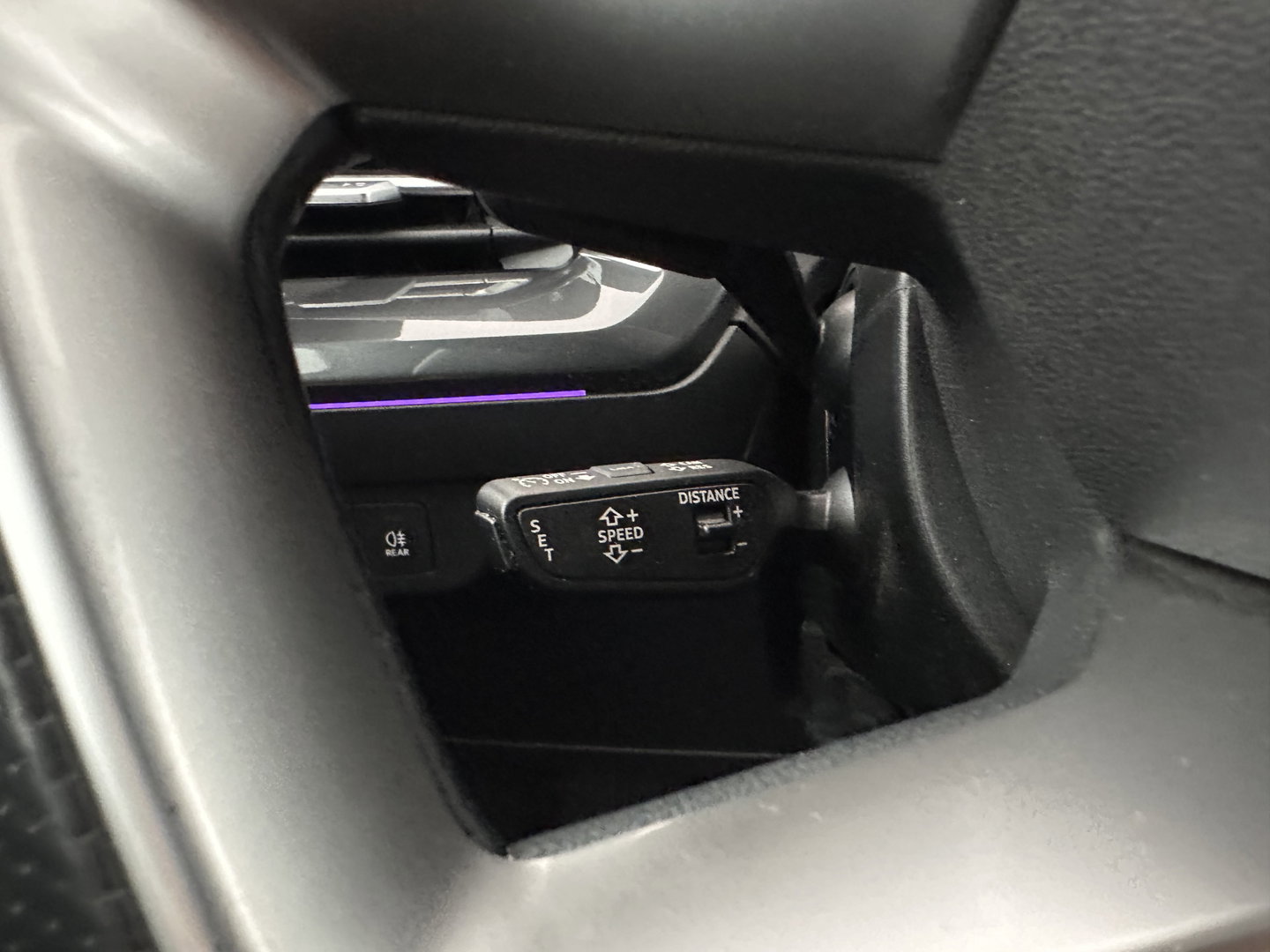 Audi Q4 e-tron 40 Launch edition S Competition 77 kWh [ 3-Fase-11kW] {SoH-89%} (INCL-BTW) (INCL.BTW) *HEAT-PUMP | HEAD-UP | LEATHER | MATRIX-LED | SONOS-SOUND | ADAPTIVE-CRUISE | HEATED-SPORTSEATS | AMBIENT-LIGHT | DIGI-COCKPIT | CAMERA | KEYLESS | DAB+ | TOWBAR | 20''A