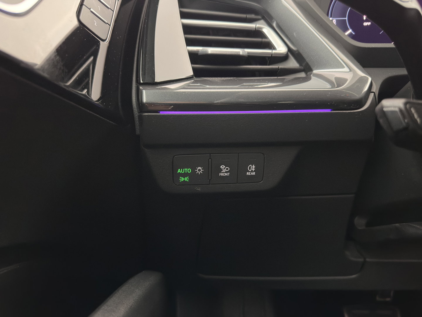 Audi Q4 e-tron 40 Launch edition S Competition 77 kWh [ 3-Fase-11kW] {SoH-89%} (INCL-BTW) (INCL.BTW) *HEAT-PUMP | HEAD-UP | LEATHER | MATRIX-LED | SONOS-SOUND | ADAPTIVE-CRUISE | HEATED-SPORTSEATS | AMBIENT-LIGHT | DIGI-COCKPIT | CAMERA | KEYLESS | DAB+ | TOWBAR | 20''A
