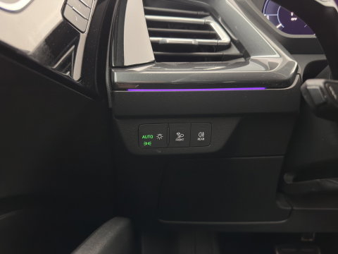 Audi Q4 e-tron 40 Launch edition S Competition 77 kWh [ 3-Fase-11kW] {SoH-89%} (INCL-BTW) (INCL.BTW) *HEAT-PUMP | HEAD-UP | LEATHER | MATRIX-LED | SONOS-SOUND | ADAPTIVE-CRUISE | HEATED-SPORTSEATS | AMBIENT-LIGHT | DIGI-COCKPIT | CAMERA | KEYLESS | DAB+ | TOWBAR | 20''A