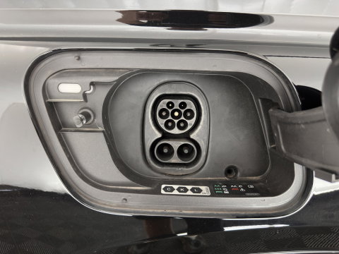 Audi Q4 e-tron 40 Launch edition S Competition 77 kWh [ 3-Fase-11kW] {SoH-89%} (INCL-BTW) (INCL.BTW) *HEAT-PUMP | HEAD-UP | LEATHER | MATRIX-LED | SONOS-SOUND | ADAPTIVE-CRUISE | HEATED-SPORTSEATS | AMBIENT-LIGHT | DIGI-COCKPIT | CAMERA | KEYLESS | DAB+ | TOWBAR | 20''A