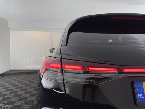 Audi Q4 e-tron 40 Launch edition S Competition 77 kWh [ 3-Fase-11kW] {SoH-89%} (INCL-BTW) (INCL.BTW) *HEAT-PUMP | HEAD-UP | LEATHER | MATRIX-LED | SONOS-SOUND | ADAPTIVE-CRUISE | HEATED-SPORTSEATS | AMBIENT-LIGHT | DIGI-COCKPIT | CAMERA | KEYLESS | DAB+ | TOWBAR | 20''A
