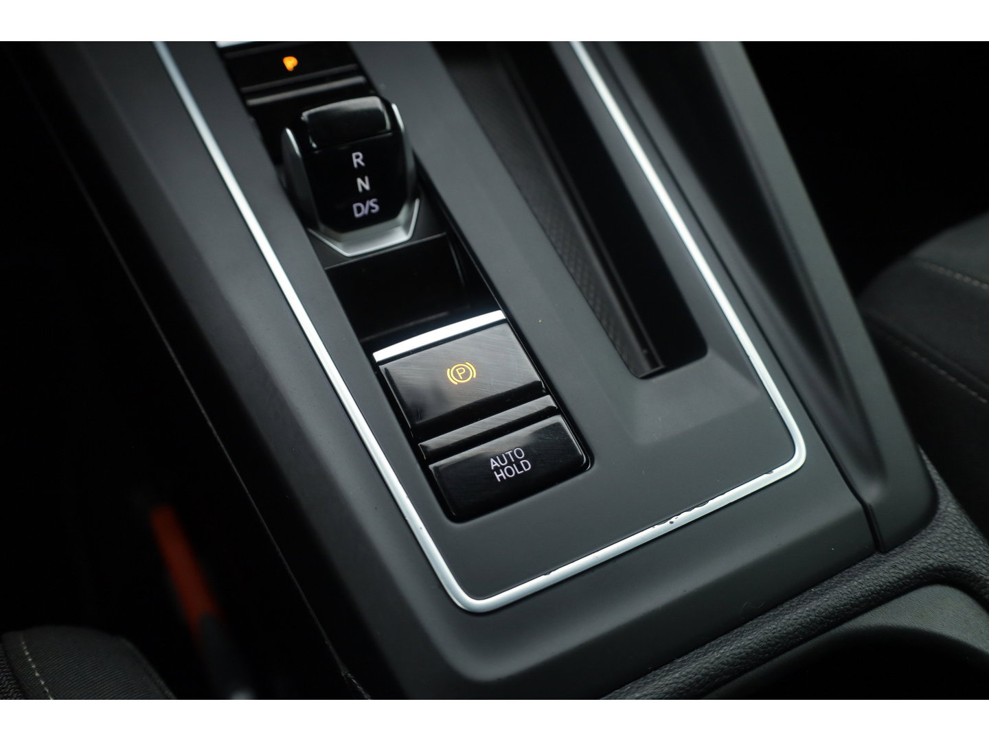 Volkswagen Golf 1.0 eTSI Life Business | Adapt. Cruise | Memory | Massage | Apple CarPlay & Android Auto | Stoel- Stuurverw. |