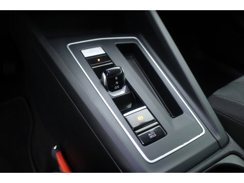 Volkswagen Golf 1.0 eTSI Life Business | Adapt. Cruise | Memory | Massage | Apple CarPlay & Android Auto | Stoel- Stuurverw. |
