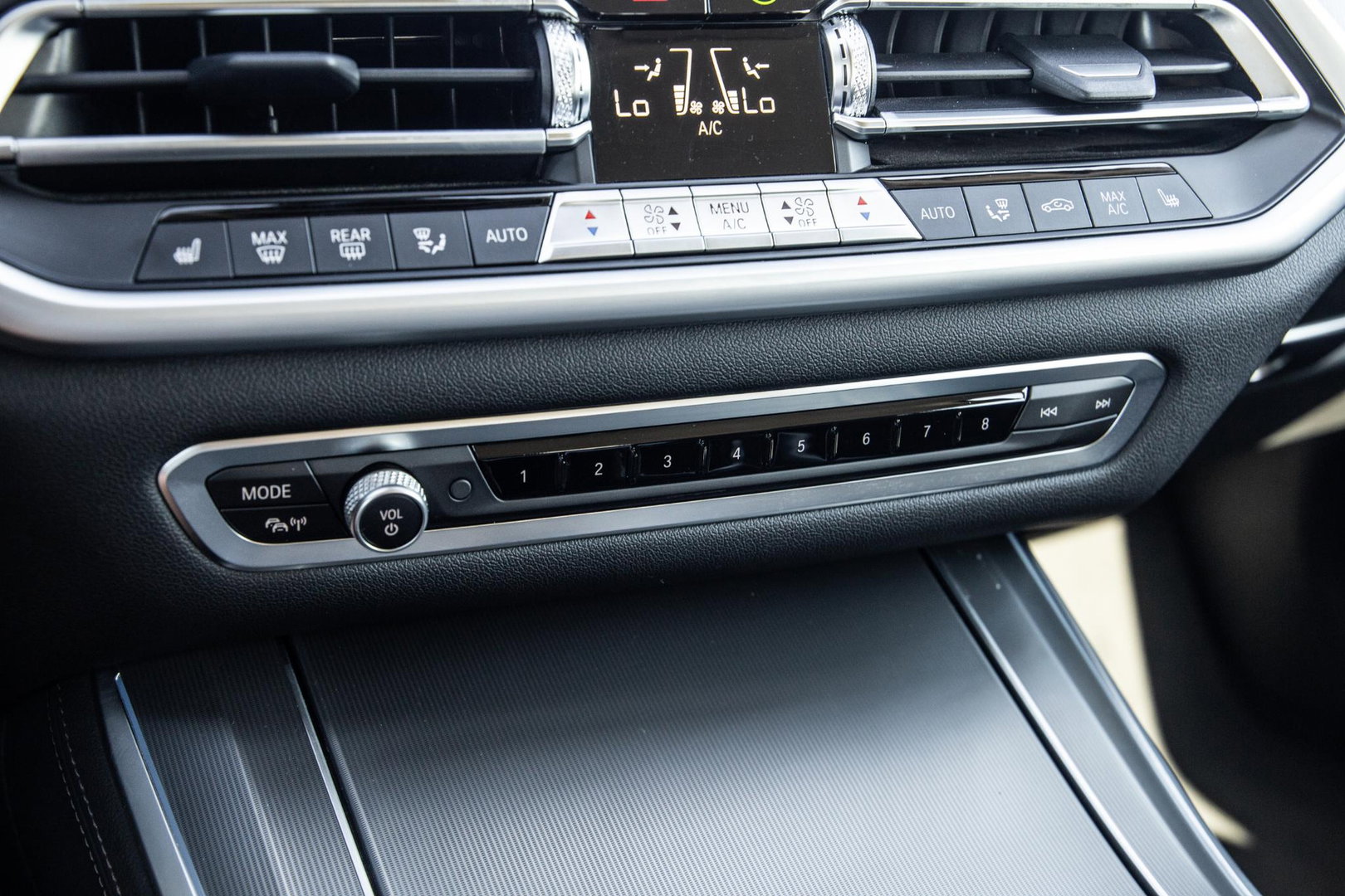 BMW X5 xDrive45e High Executive CARPLAY / CAMERA / DEALER ONDERHOUDEN / ZWART LEER / STOELVERWARMING / TREKHAAK