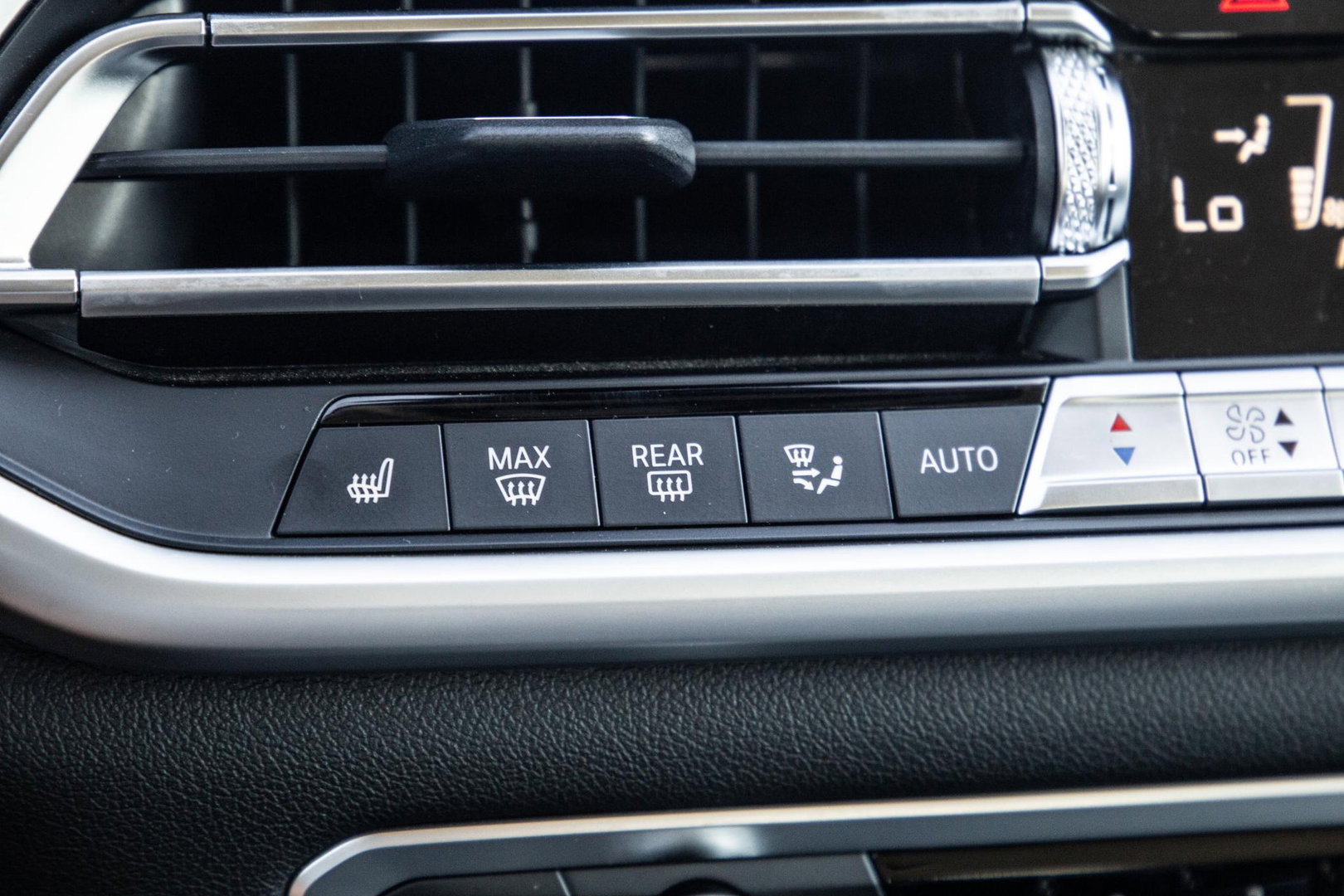 BMW X5 xDrive45e High Executive CARPLAY / CAMERA / DEALER ONDERHOUDEN / ZWART LEER / STOELVERWARMING / TREKHAAK