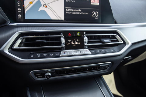 BMW X5 xDrive45e High Executive CARPLAY / CAMERA / DEALER ONDERHOUDEN / ZWART LEER / STOELVERWARMING / TREKHAAK