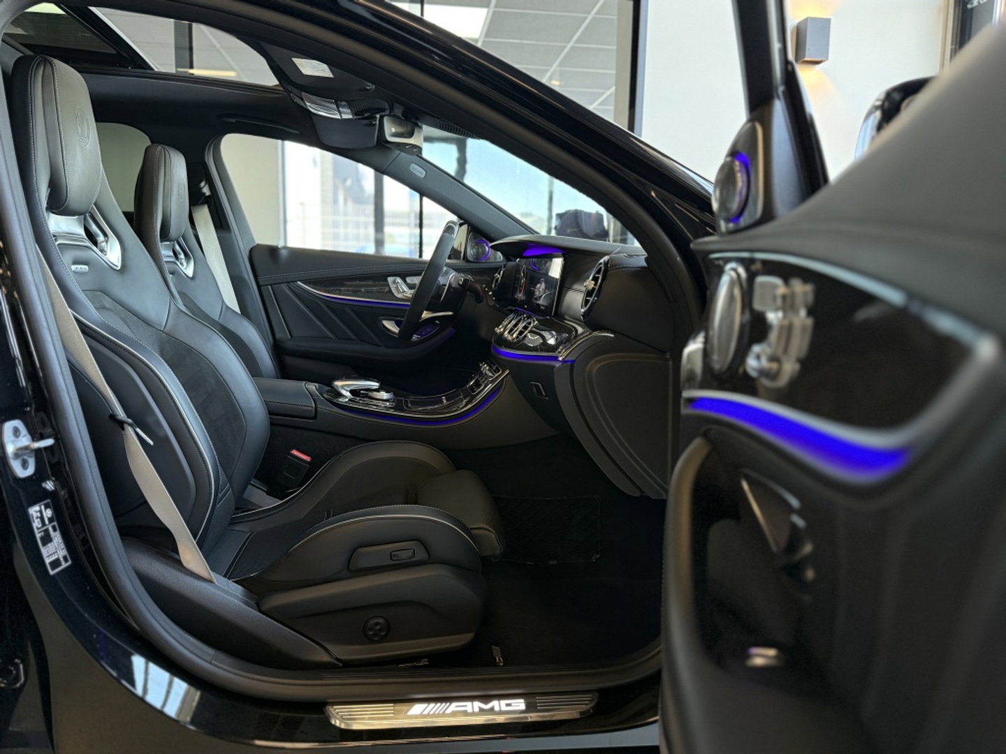 Mercedes-Benz E-Klasse 63S AMG 612PK V8 4-Matic / Burmester 4D / Carbon / AMG Ceramic b
