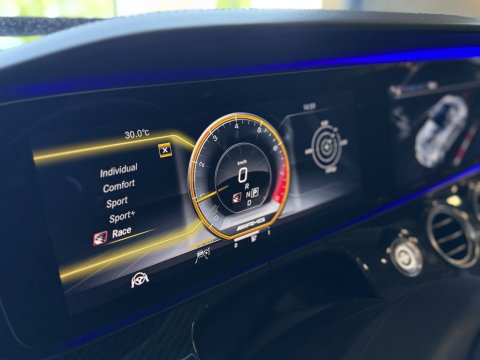Mercedes-Benz E-Klasse 63S AMG 612PK V8 4-Matic / Burmester 4D / Carbon / AMG Ceramic b