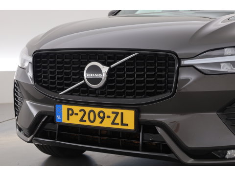 Volvo XC60 2.0 B4 R-Design | Prijs rijklaar | Pano | ACC | Trekhaak | Head-up H&K audio | Sportstoelen |