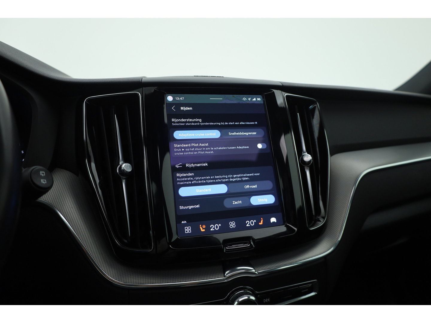 Volvo XC60 2.0 B4 R-Design | Prijs rijklaar | Pano | ACC | Trekhaak | Head-up | H&K audio | Sportstoelen |