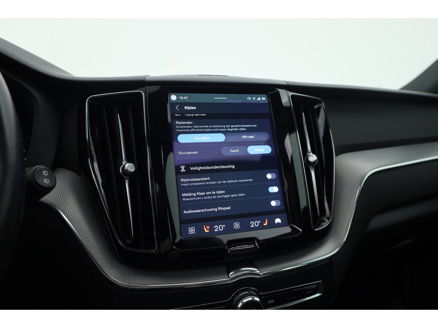 Volvo XC60 2.0 B4 R-Design | Prijs rijklaar | Pano | ACC | Trekhaak | Head-up | H&K audio | Sportstoelen |