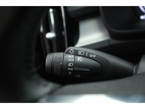 Volvo XC40 2.0 T5 AWD Intro Edition | Prijs rijklaar | Trekhaak 2100KG | Pano | ACC | Blis  | 360 camera | Leder | H&K Audio | Mem. stoel |