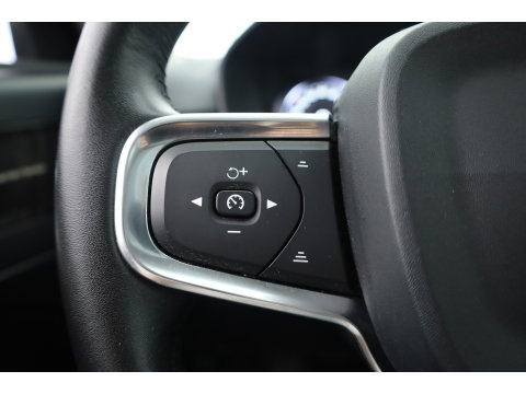 Volvo XC40 2.0 T5 AWD Intro Edition | Prijs rijklaar | Trekhaak 2100KG | Pano | ACC | Blis  | 360 camera | Leder | H&K Audio | Mem. stoel |