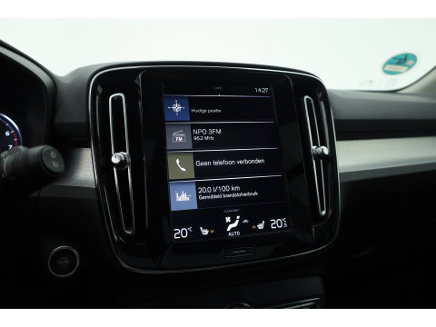 Volvo XC40 2.0 T5 AWD Intro Edition | Prijs rijklaar | Trekhaak 2100KG | Pano | ACC | Blis  | 360 camera | Leder | H&K Audio | Mem. stoel |
