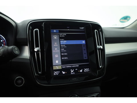 Volvo XC40 2.0 T5 AWD Intro Edition | Prijs rijklaar | Trekhaak 2100KG | Pano | ACC | Blis  | 360 camera | Leder | H&K Audio | Mem. stoel |