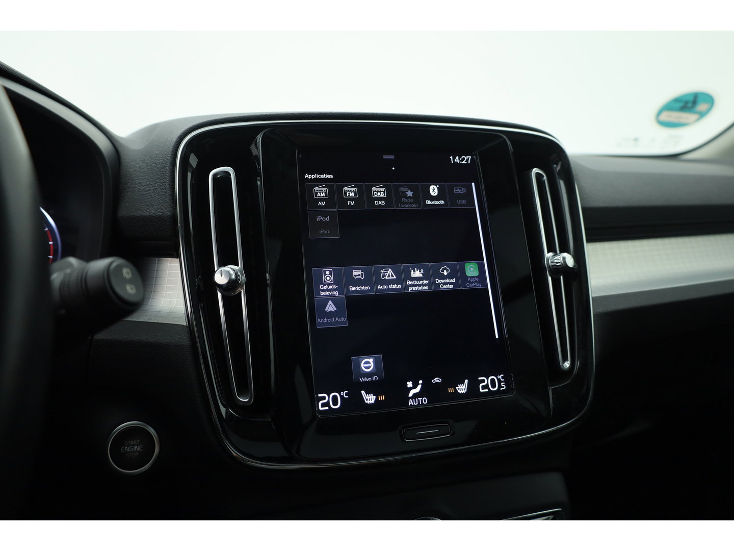 Volvo XC40 2.0 T5 AWD Intro Edition | Prijs rijklaar | Trekhaak 2100KG | Pano | ACC | Blis  | 360 camera | Leder | H&K Audio | Mem. stoel |