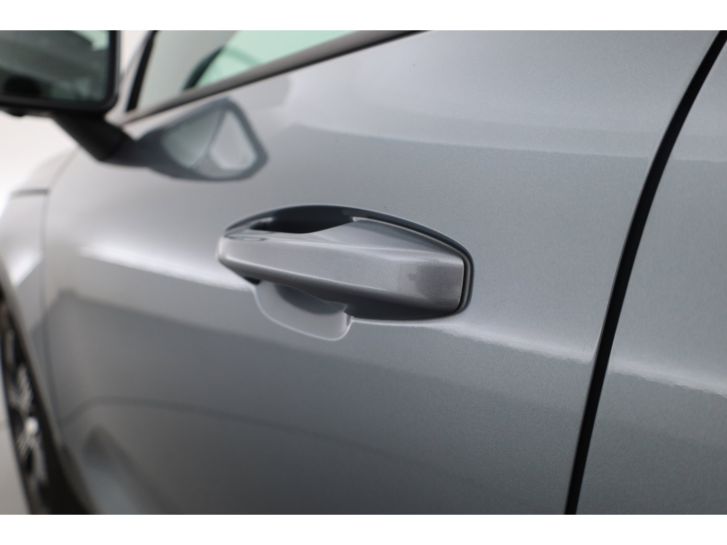 Volvo XC40 2.0 T5 AWD Intro Edition | Prijs rijklaar | Trekhaak 2100KG | Pano | ACC | Blis  | 360 camera | Leder | H&K Audio | Mem. stoel |