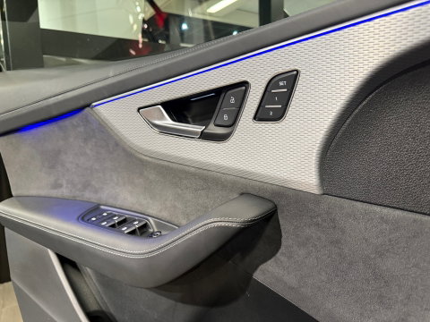 Audi Q8 60 TFSI e quattro S Line Comp Pano|RS Seat|HuD|Trekhaak