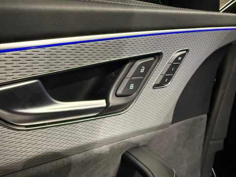 Audi Q8 60 TFSI e quattro S Line Comp Pano|RS Seat|HuD|Trekhaak