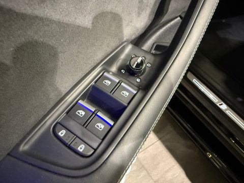 Audi Q8 60 TFSI e quattro S Line Comp Pano|RS Seat|HuD|Trekhaak