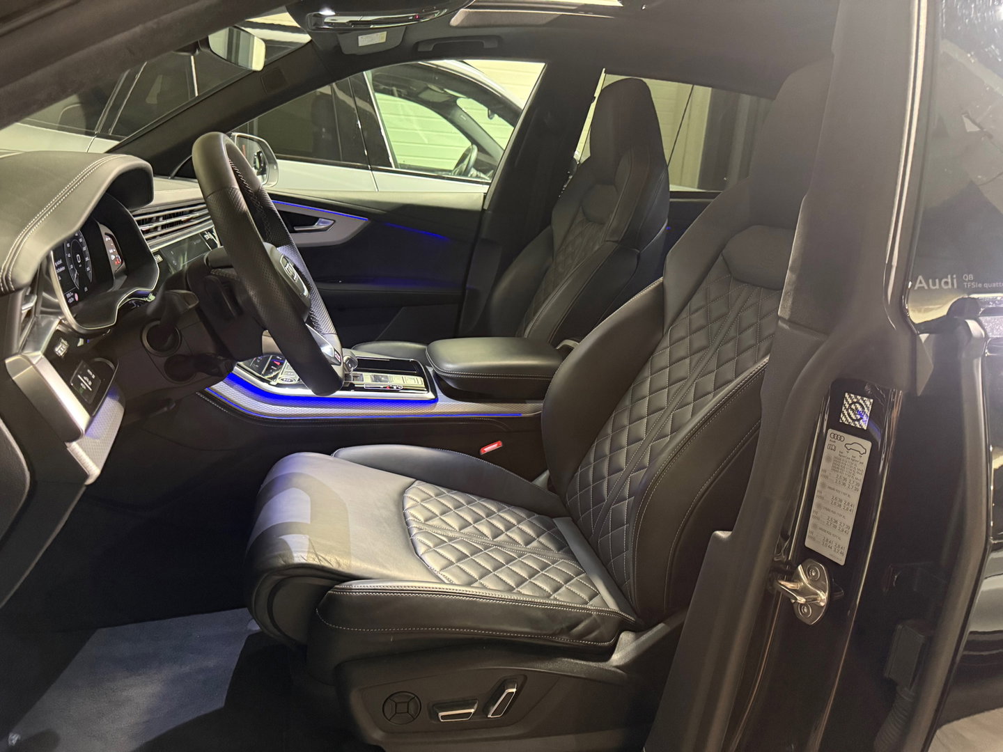 Audi Q8 60 TFSI e quattro S Line Comp Pano|RS Seat|HuD|Trekhaak