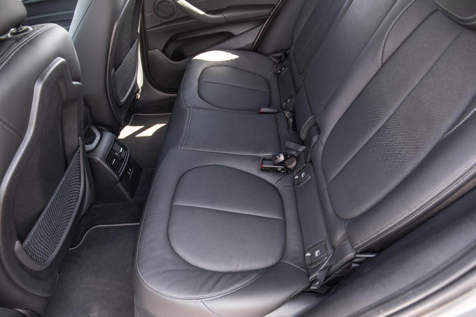 BMW X2 xDrive25e Executive CAMERA / LEDER / PLUG IN HYBRID / STOELVERWARMING / DEALER ONDERHOUDEN