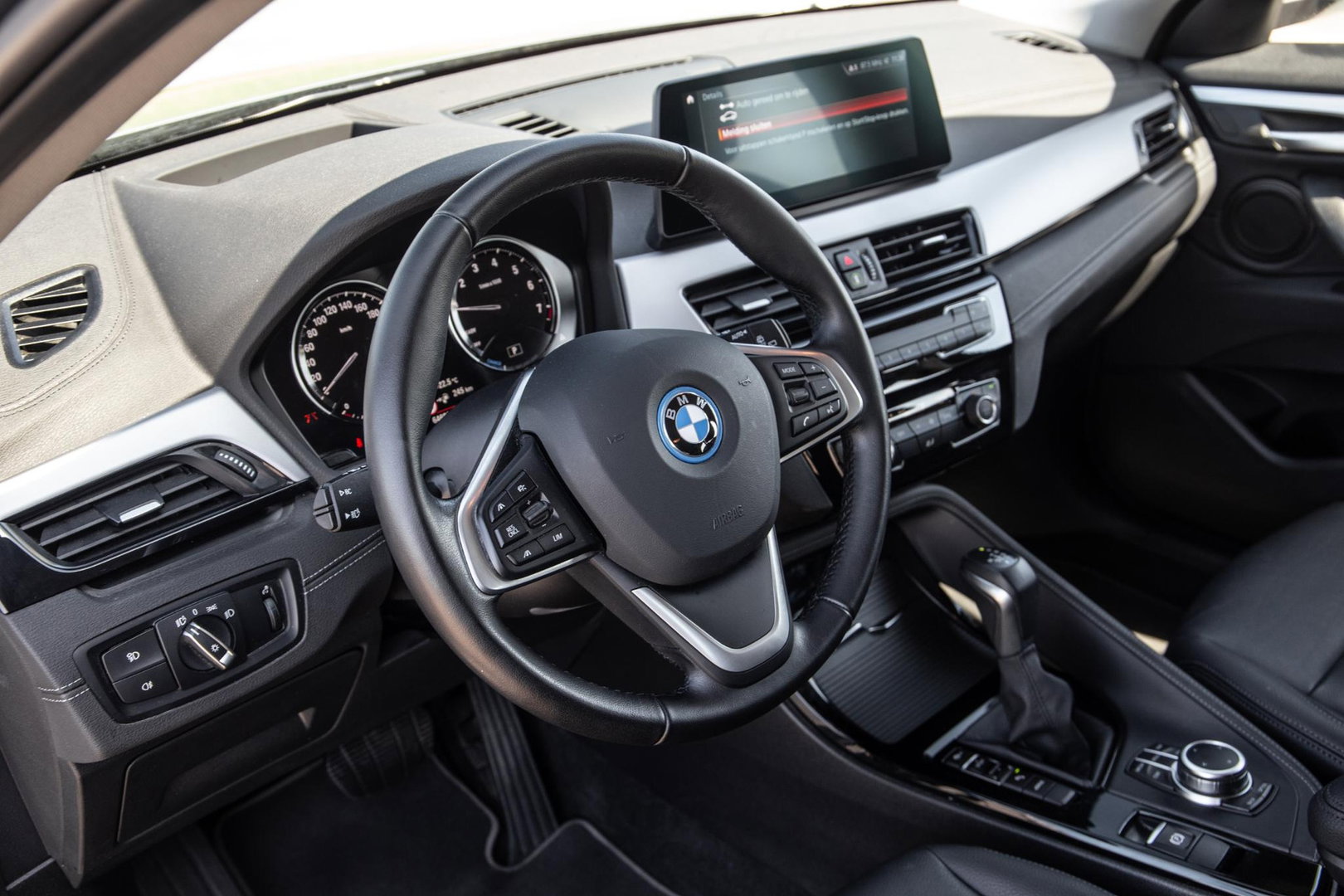 BMW X2 xDrive25e Executive CAMERA / LEDER / PLUG IN HYBRID / STOELVERWARMING / DEALER ONDERHOUDEN