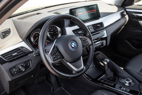 BMW X2 xDrive25e Executive CAMERA / LEDER / PLUG IN HYBRID / STOELVERWARMING / DEALER ONDERHOUDEN