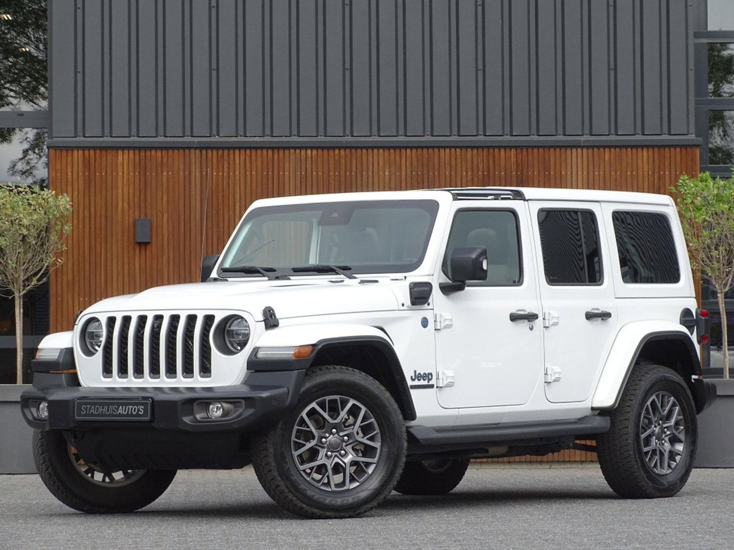 Jeep Wrangler Unlimited Hybrid 380PK 4xe / 80th Anniversary edit. / 360°