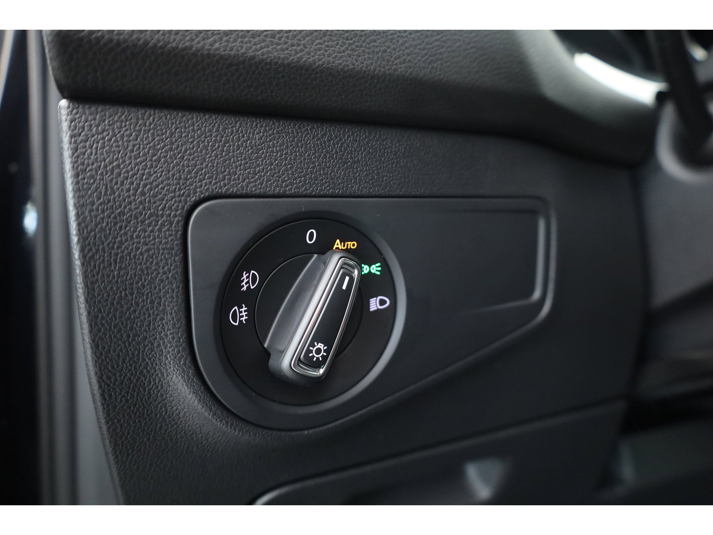 Volkswagen Tiguan Allspace 1.5 TSI Comfortline Business 7p. | Adapt. Cruise | Trekhaak | Stoelverw. | Dodehoek | All Season | Apple CarPlay | PDC V+A