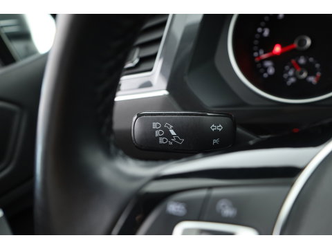 Volkswagen Tiguan Allspace 1.5 TSI Comfortline Business 7p. | Adapt. Cruise | Trekhaak | Stoelverw. | Dodehoek | All Season | Apple CarPlay | PDC V+A