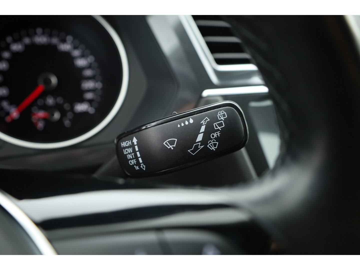 Volkswagen Tiguan Allspace 1.5 TSI Comfortline Business 7p. | Adapt. Cruise | Trekhaak | Stoelverw. | Dodehoek | All Season | Apple CarPlay | PDC V+A