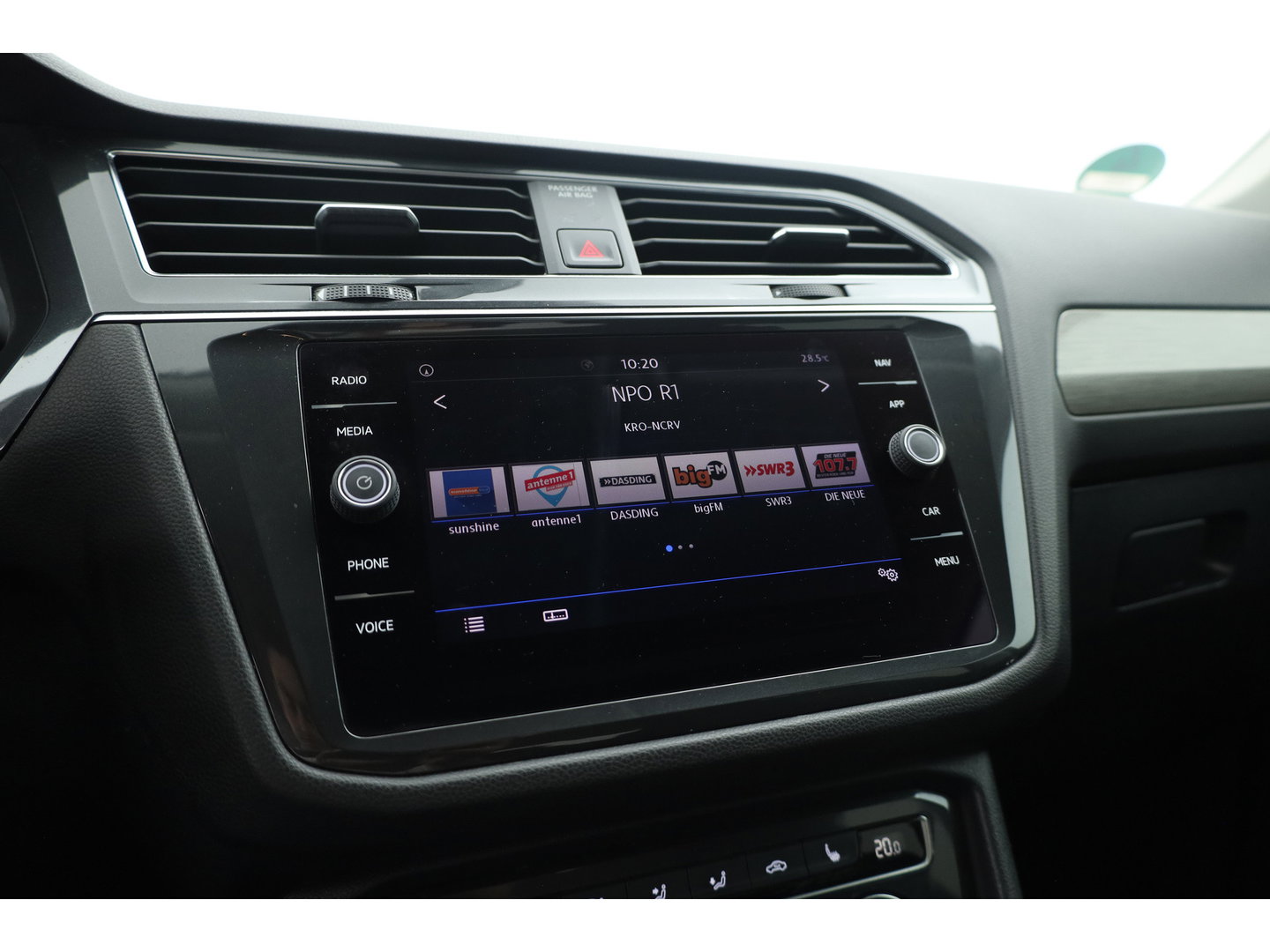 Volkswagen Tiguan Allspace 1.5 TSI Comfortline Business 7p. | Adapt. Cruise | Trekhaak | Stoelverw. | Dodehoek | All Season | Apple CarPlay | PDC V+A