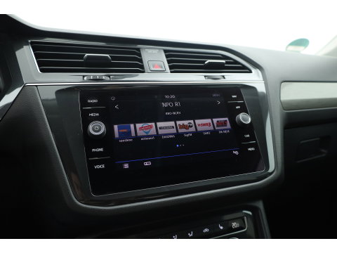 Volkswagen Tiguan Allspace 1.5 TSI Comfortline Business 7p. | Adapt. Cruise | Trekhaak | Stoelverw. | Dodehoek | All Season | Apple CarPlay | PDC V+A
