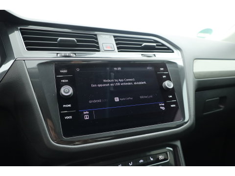 Volkswagen Tiguan Allspace 1.5 TSI Comfortline Business 7p. | Adapt. Cruise | Trekhaak | Stoelverw. | Dodehoek | All Season | Apple CarPlay | PDC V+A