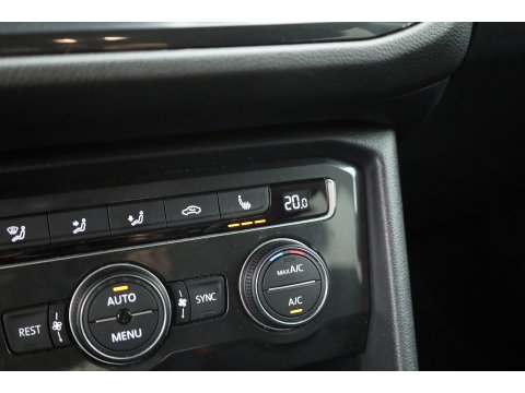 Volkswagen Tiguan Allspace 1.5 TSI Comfortline Business 7p. | Adapt. Cruise | Trekhaak | Stoelverw. | Dodehoek | All Season | Apple CarPlay | PDC V+A