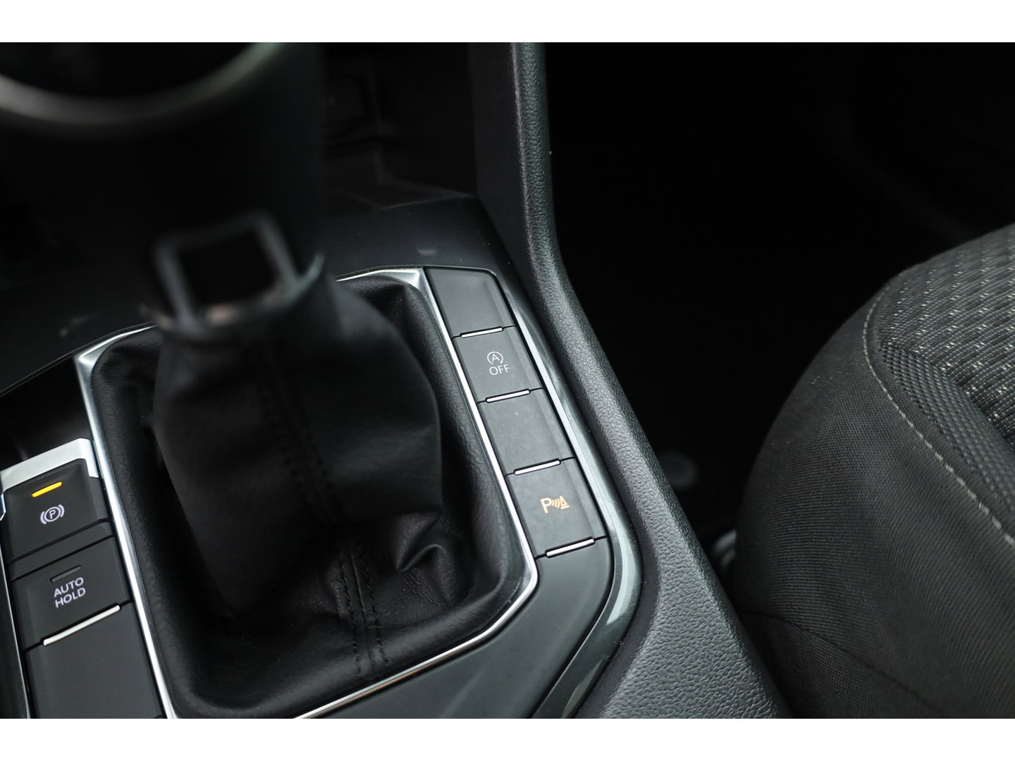 Volkswagen Tiguan Allspace 1.5 TSI Comfortline Business 7p. | Adapt. Cruise | Trekhaak | Stoelverw. | Dodehoek | All Season | Apple CarPlay | PDC V+A
