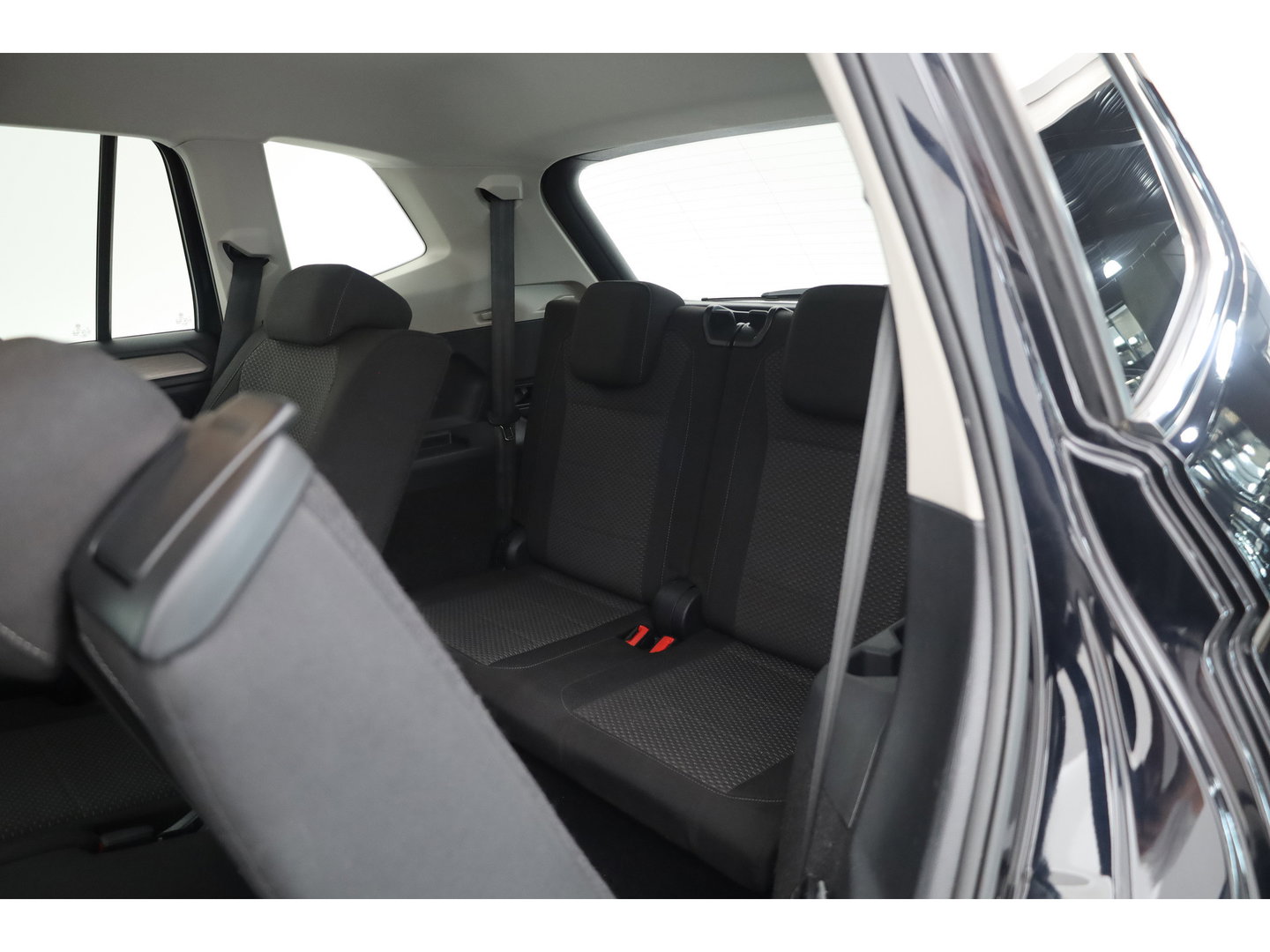 Volkswagen Tiguan Allspace 1.5 TSI Comfortline Business 7p. | Adapt. Cruise | Trekhaak | Stoelverw. | Dodehoek | All Season | Apple CarPlay | PDC V+A